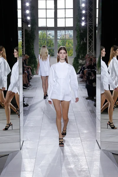 Look 29